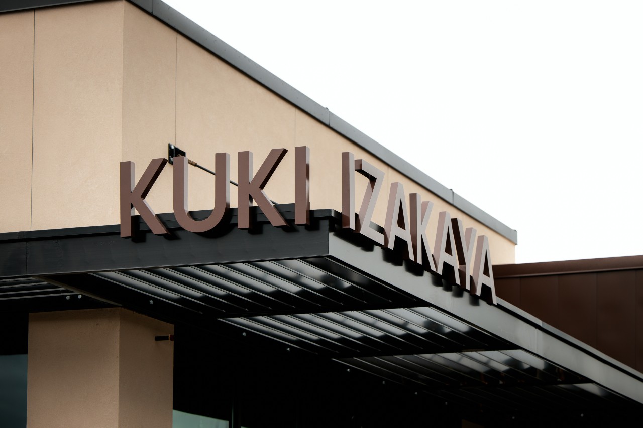 a photo of a pre-engineered metal building primary framing